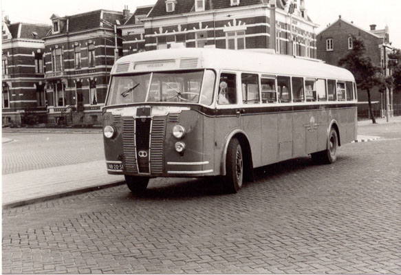 Bus016.JPG